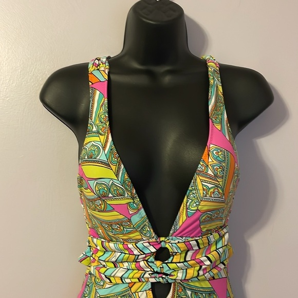 Trina Turk Tuvalu One Piece Swimsuit in Flamingo size 4 - Picture 3 of 15